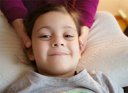 Craniosacralbehandlung beim Kind in der Osteopathie Praxis Köln
